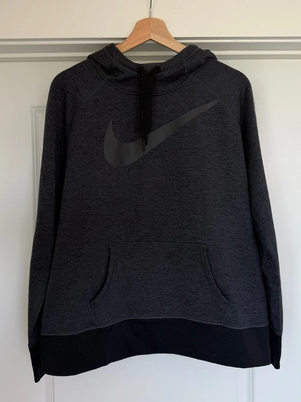 Nike Therma-FIT Pullover Hoodie XL Gray Black Big Swoosh Fleece Athletic